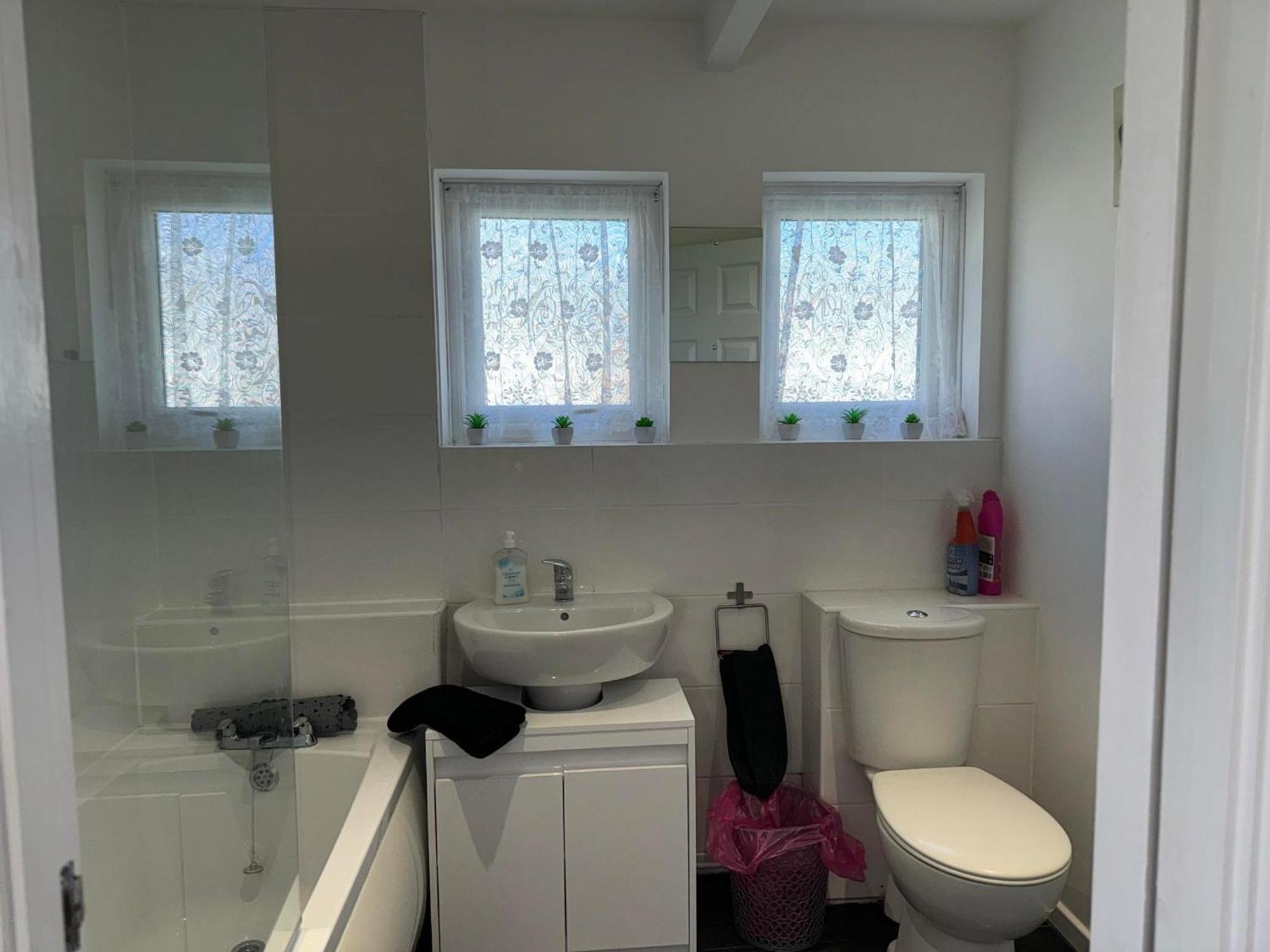 62 M&t , 2 Bed Detached Florida *