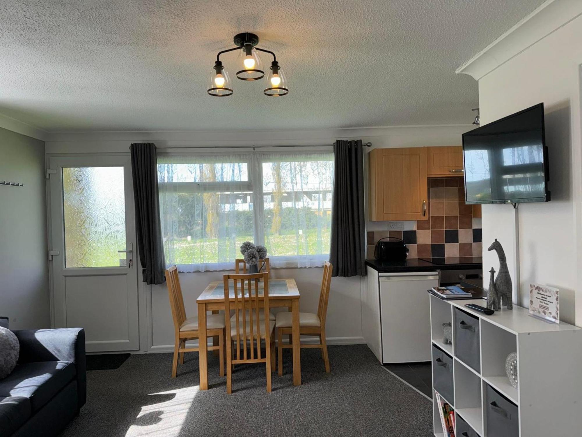 62 M&t , 2 Bed Detached Florida * Hemsby